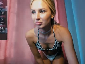 girl
        f1oraa cam image #4167940