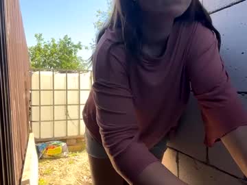 girl
        nyconik cam image #6660546