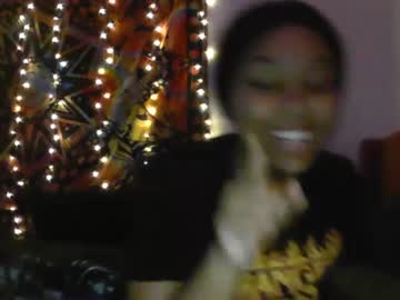 girl
        clichshay cam image #3191003