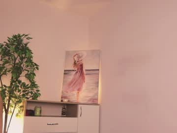 girl
        misslullu cam image #6739493