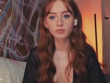 girl
        lizzy_blaze cam image #2612368