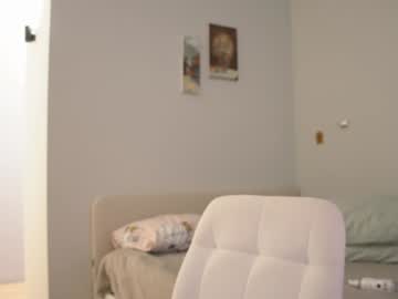 girl
        _jikey_ cam image #6069178