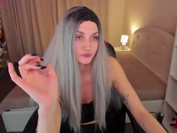 girl
        eva_flys cam image #878384