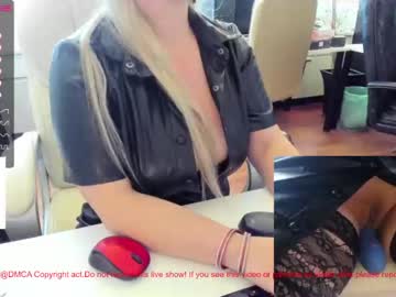 couple
        milf_viktoria cam image #1093508