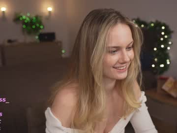 girl
        your_kat cam image #3084429