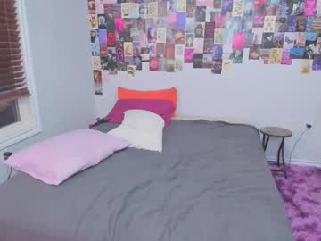 couple
        chloenight cam image #5998280