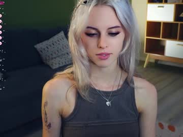 girl
        audreycarvin cam image #4861032