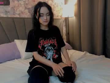 girl
        irisbroyn cam image #2358100