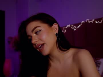 girl
        jacky_smith cam image #1107930