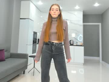 girl
        susanwests cam image #2711825