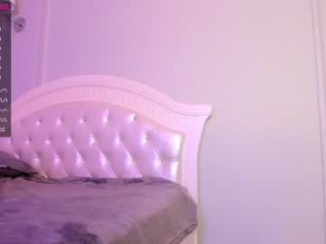 girl
        izumi__li cam image #124709