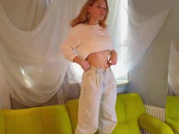 girl
        rowenabyron cam image #4295570