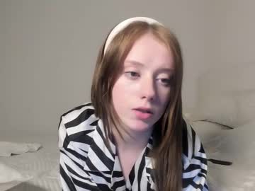girl
        amy1_1 cam image #6556894