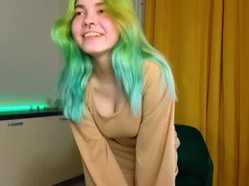 girl
        edinacowee cam image #3968743