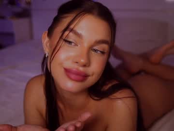 girl
        jacky_smith cam image #4726358