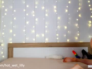 girl
        hot_wet_lilly cam image #1993056