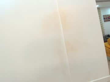 girl
        ehotlovea cam image #25221