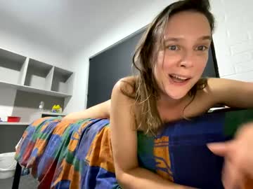 girl
        bluexstacey cam image #5287022