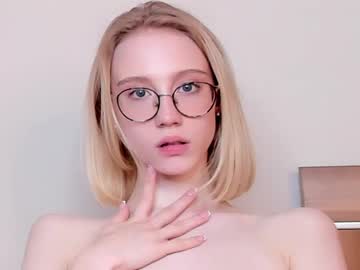 girl
        dawnwillrise cam image #4560102