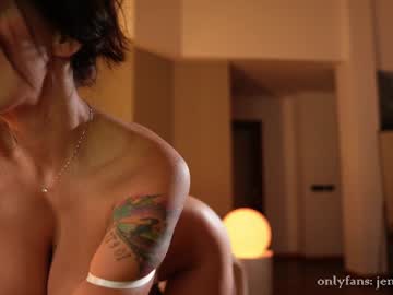 girl
        therealbonnieclydex cam image #4320285