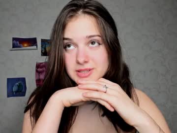 girl
        oladushek18 cam image #3766653