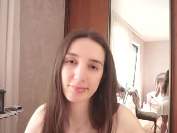 girl
        amityfugler cam image #4200549