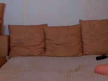 couple
        baemolly cam image #6654950