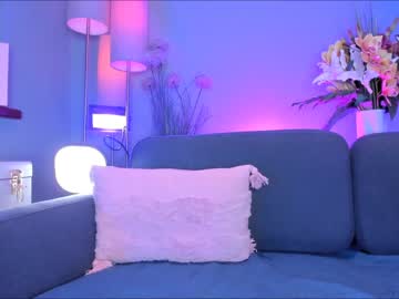girl
        littlee33 cam image #1671051
