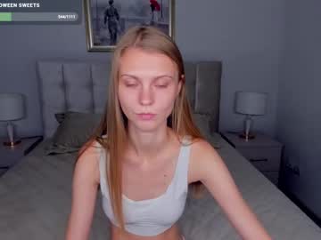girl
        phoebepaw cam image #5367742
