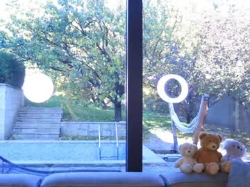girl
        moon_night_anna cam image #5379430