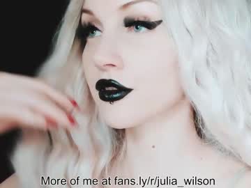 girl
        julia_wilson cam image #1433648