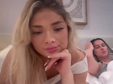girl
        sophielevine cam image #5237978