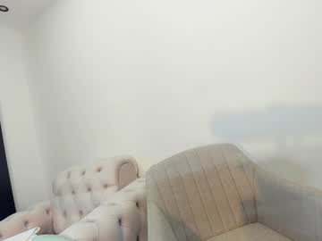 girl
        ehotlovea cam image #5780307