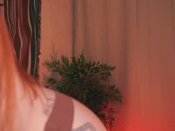girl
        lizzy_blaze cam image #3324285