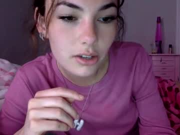 girl
        emmaa_xo cam image #6564607