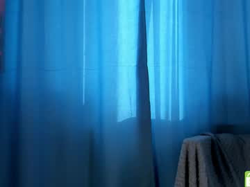 couple
        little_nut cam image #6630013