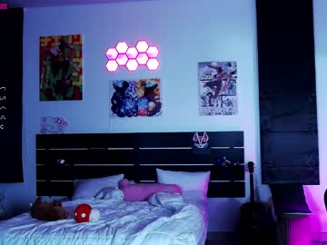 girl
        madnessalise cam image #1827736