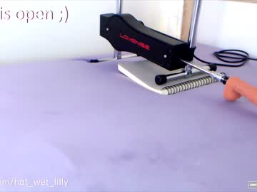 girl
        hot_wet_lilly cam image #950087