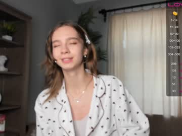 girl
        happiness_call cam image #2192624