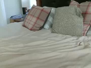girl
        kumfoxlive cam image #5572171