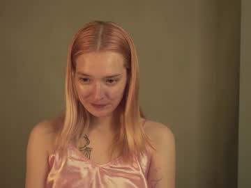 girl
        anna_breach cam image #1918649