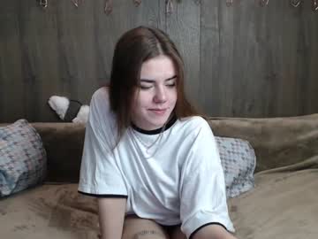 girl
        _alicewonder_ cam image #813457