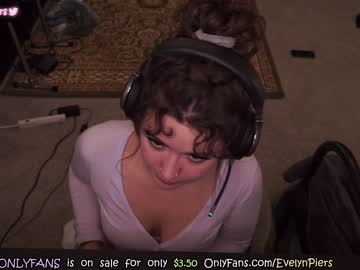 girl
        evelynpiers cam image #1514136