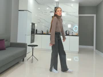 girl
        susanwests cam image #2712090