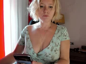 girl
        colette1w cam image #5502005