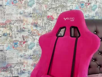 girl
        angelina_new cam image #1602396