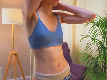 girl
        lucettagibbard cam image #4978340