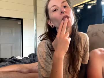 couple
        sk8rdom3sum cam image #3594191
