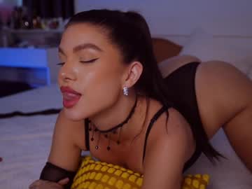 girl
        jacky_smith cam image #4374236