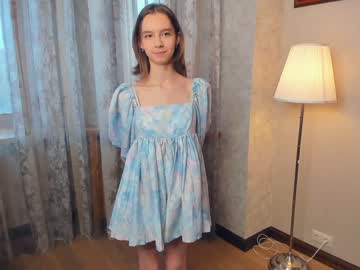 girl
        happiness_call cam image #1208507